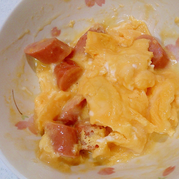 レンジで卵焼き ウインナーのスクランブルエッグ